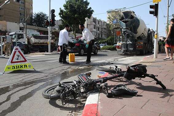 זירת תאונה קטלנית במעורבות אופניים חשמליים // צילום: קוקו